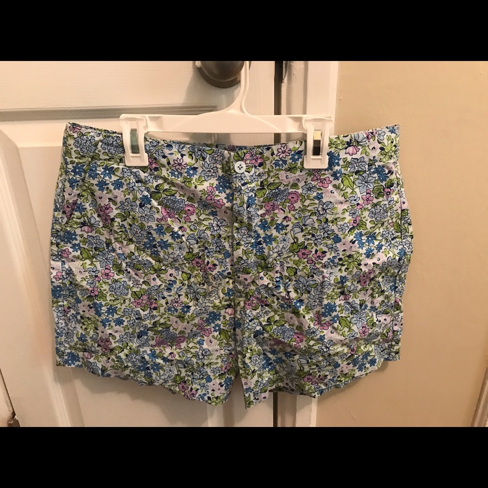 Flowered Lands’ End Shorts Size 16 plus
